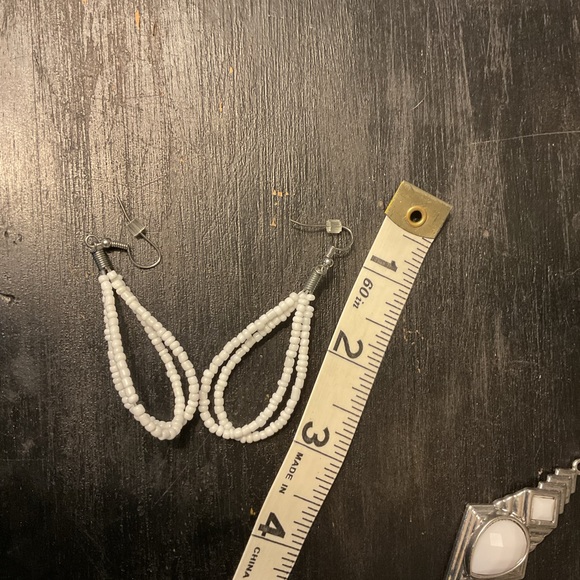 White Braided Necklace Twisted with 2 Pair of Matching Earrings - Picture 11 of 12